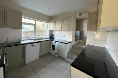 5 bed house, Southern Terrace, Greenbank, Plymouth, PL47LS - Image 2